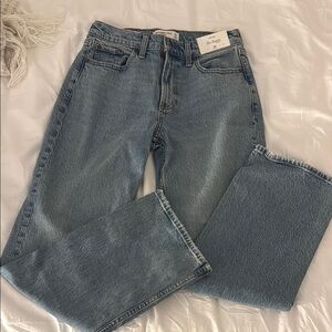 Abercrombie & Fitch low rise jean